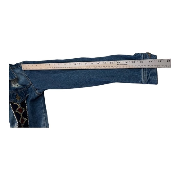 El Amario De Judith Embroidered Jean Jacket Medium - Picture 8 of 11
